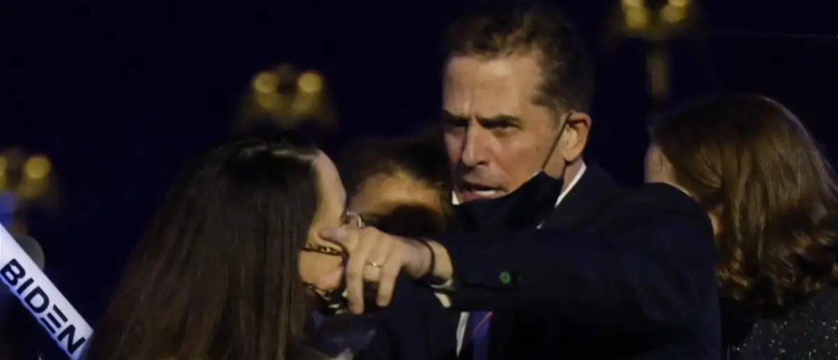 hunter biden pointing in argument with legal team